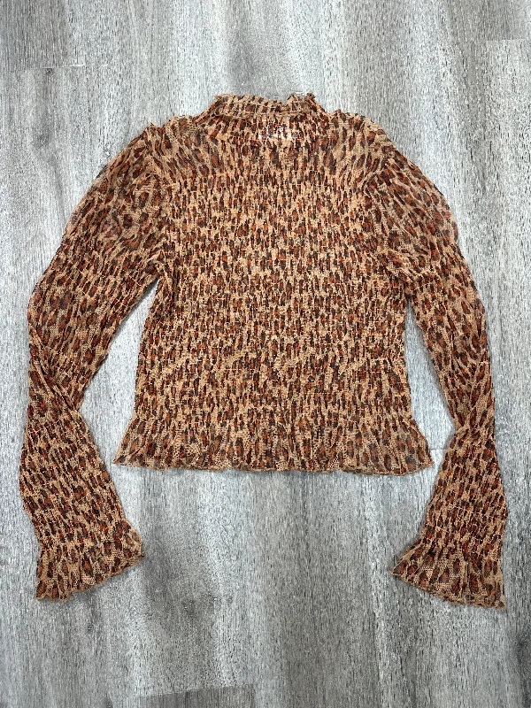 Monochrome Style Top Long Sleeve By Free People In Leopard Print, Size: L