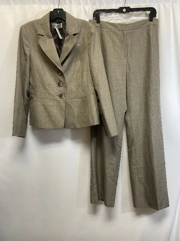 Urban Jackets Pants Suit 2pc By Le Suit In Tan, Size: M